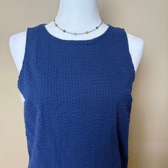 Vineyard Vines Seersucker Scallops Shell Women's Blouse Size 4 - Picture 2 of 9